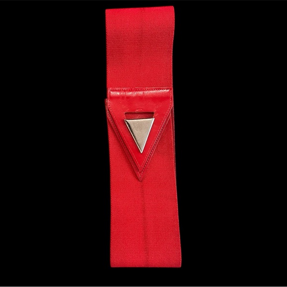 Vintage Belt - red 80s elastic clasp belt w/ retro buckle - Picture 3 of 5